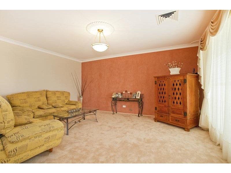 50 Glengarry Drive, Glenmore Park NSW 2745