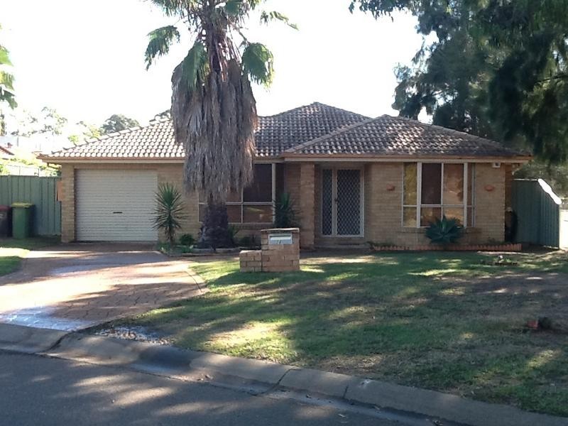 28 Linara Circuit, Glenmore Park NSW 2745