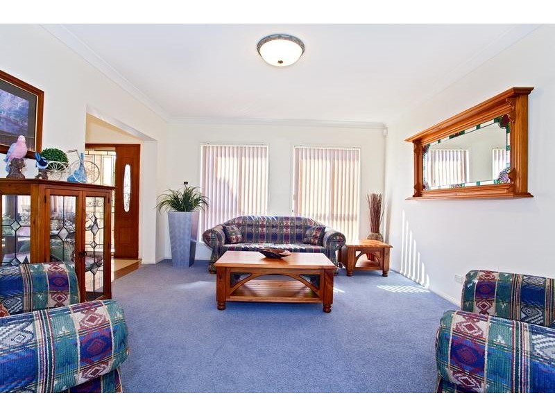 8 Roseville Terrace, Glenmore Park NSW 2745