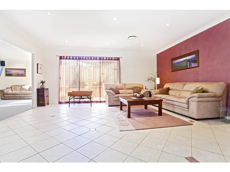 8 Roseville Terrace, Glenmore Park NSW 2745