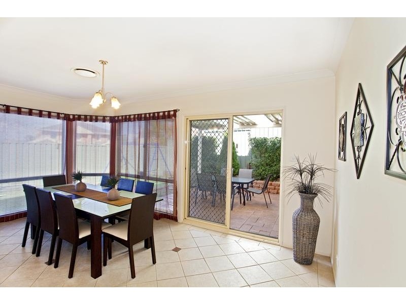 8 Roseville Terrace, Glenmore Park NSW 2745