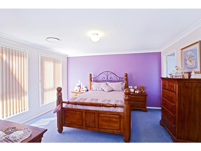 8 Roseville Terrace, Glenmore Park NSW 2745