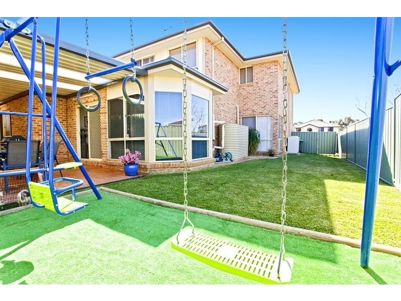 8 Roseville Terrace, Glenmore Park NSW 2745