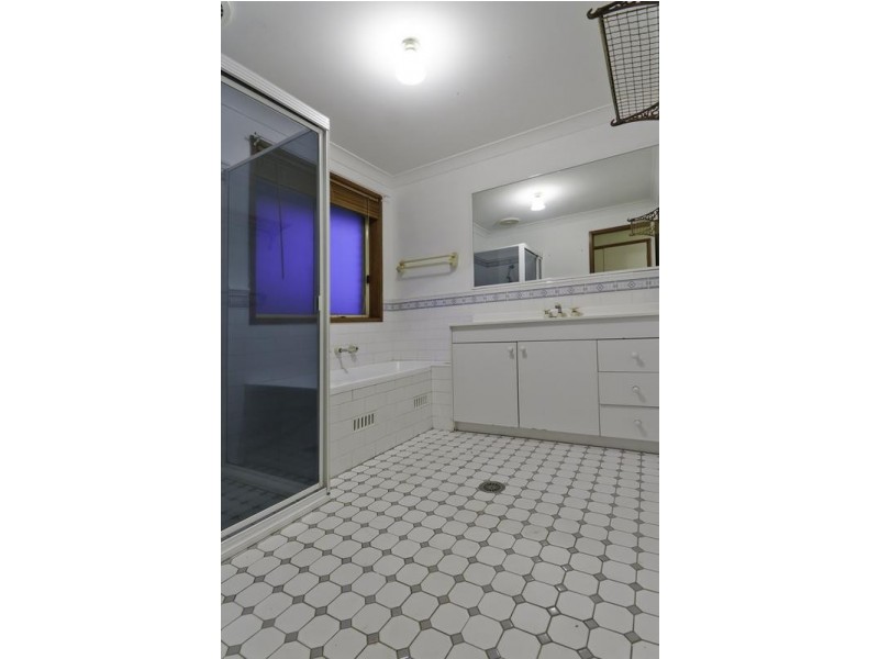 4 Azalea Court, Glenmore Park NSW 2745