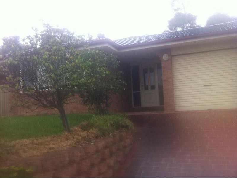 32 Bulu Drive, Glenmore Park NSW 2745