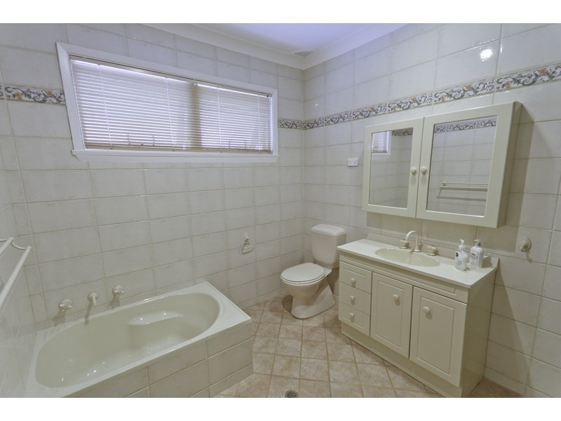 13 Bluegum Avenue, South Penrith NSW 2750