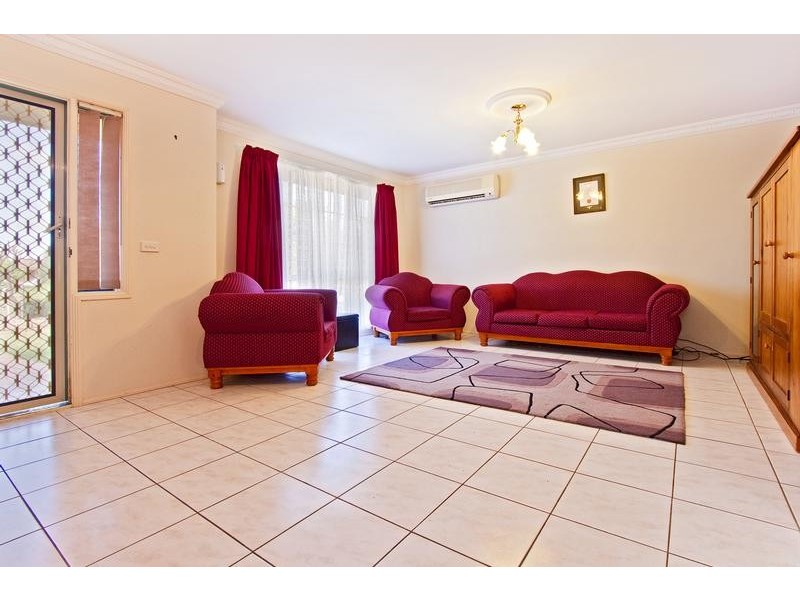 27 Pardalote Place, Glenmore Park NSW 2745