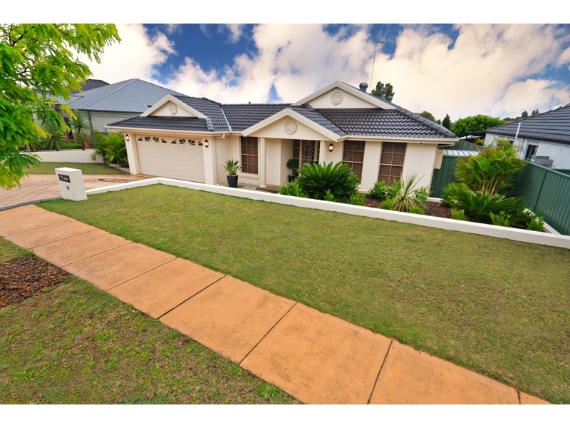 13 Branksome Way, Glenmore Park NSW 2745