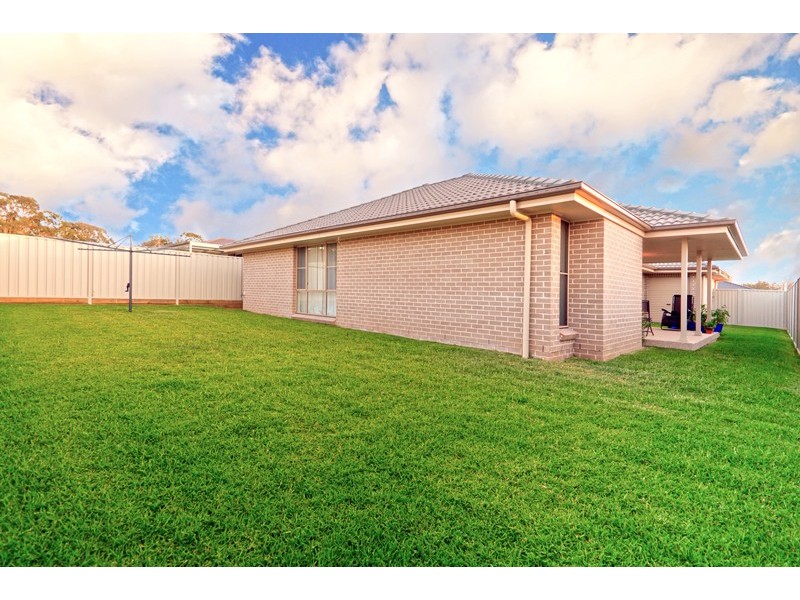 11 Redgum Street, Claremont Meadows NSW 2747