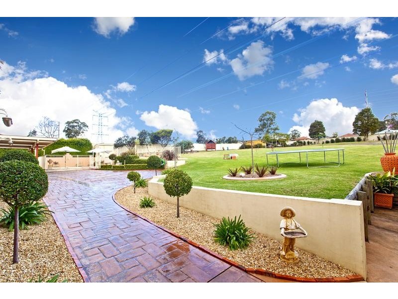 8 Prunus Close, Glenmore Park NSW 2745