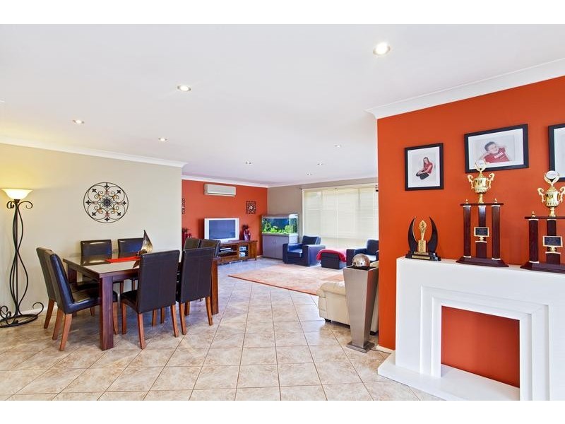 8 Prunus Close, Glenmore Park NSW 2745