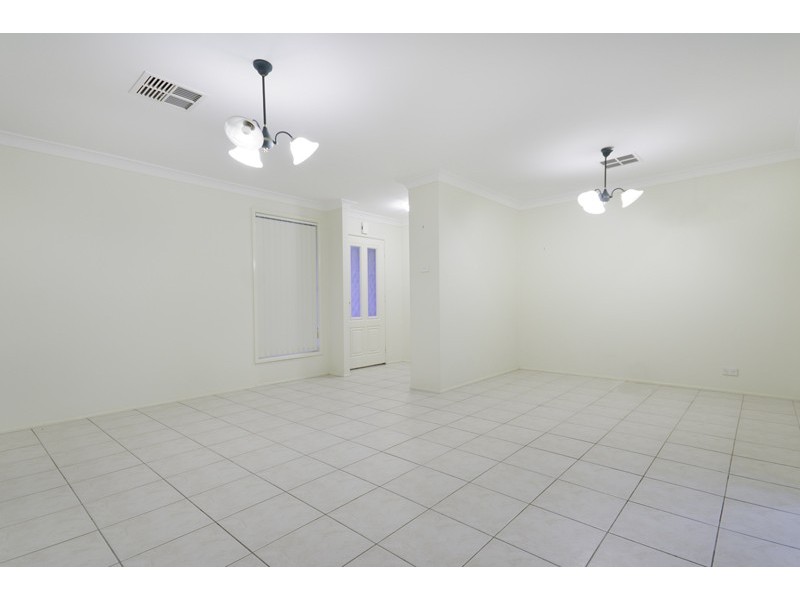 39 Dara Crescent, Glenmore Park NSW 2745