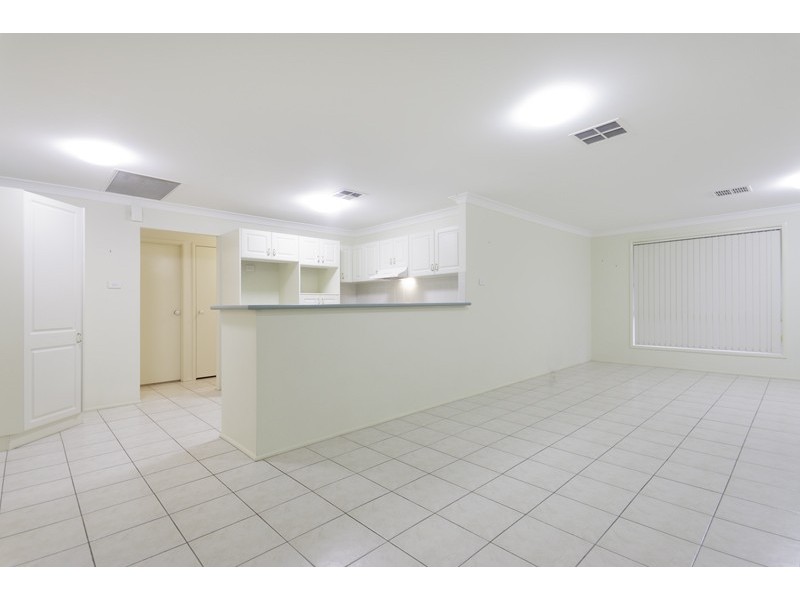 39 Dara Crescent, Glenmore Park NSW 2745