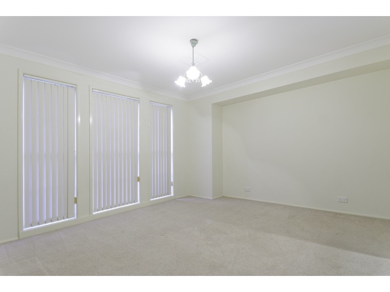 39 Dara Crescent, Glenmore Park NSW 2745