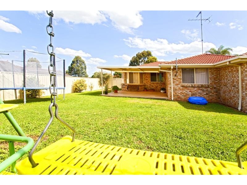 15 The Lakes Drive, Glenmore Park NSW 2745