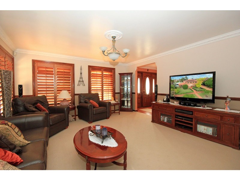 12 Giles Close, Glenmore Park NSW 2745