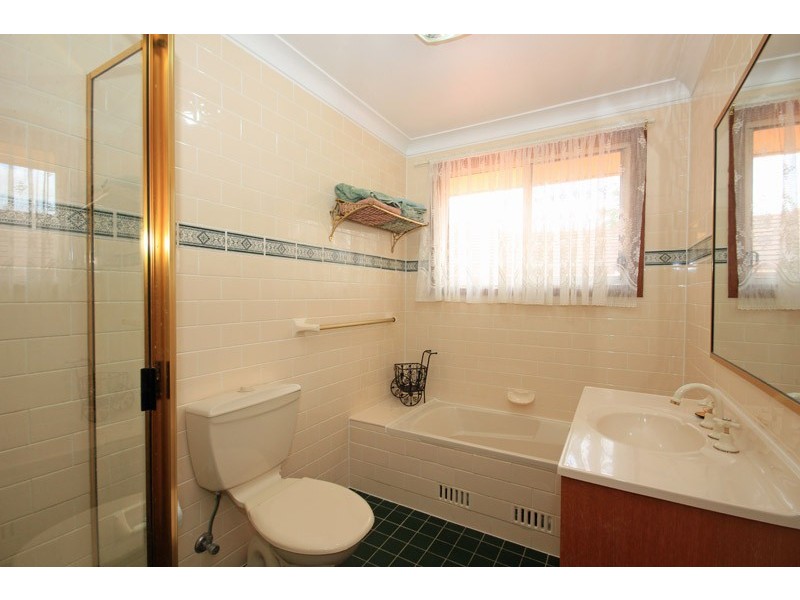 12 Giles Close, Glenmore Park NSW 2745