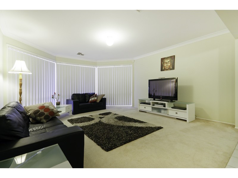 18 Cascade Avenue, Glenmore Park NSW 2745