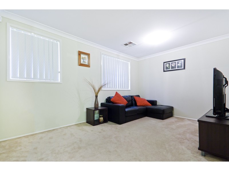 18 Cascade Avenue, Glenmore Park NSW 2745