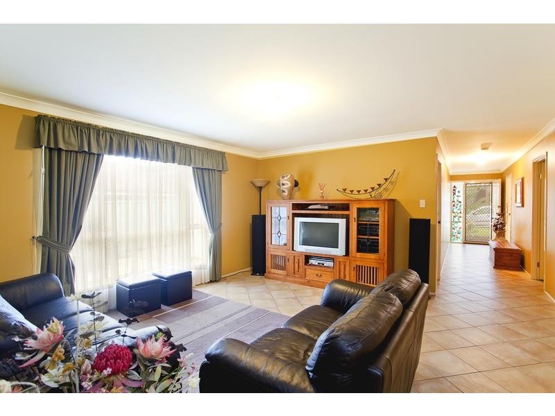 14 Winna Place, Glenmore Park NSW 2745