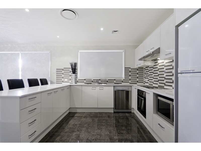 38 Heaton Avenue, Claremont Meadows NSW 2747