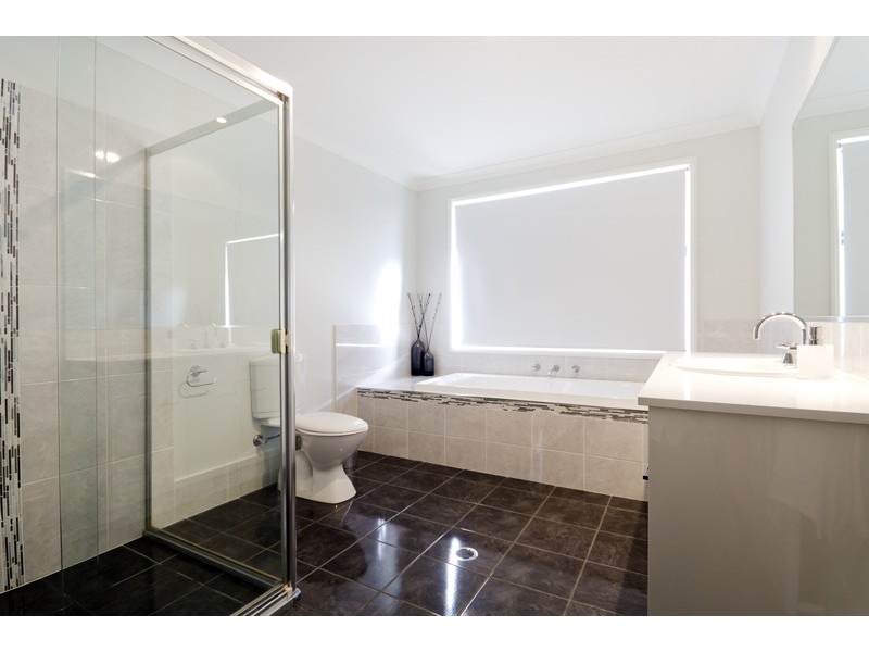 38 Heaton Avenue, Claremont Meadows NSW 2747