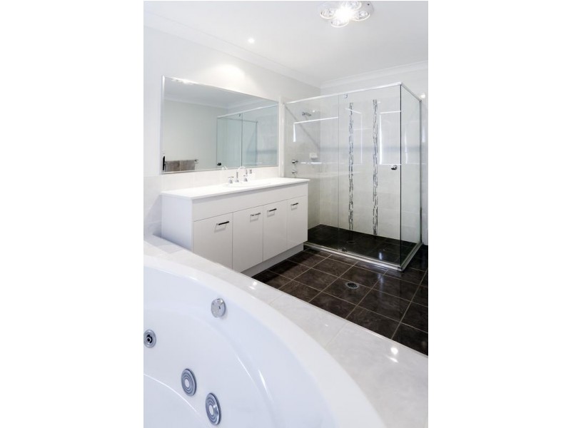 38 Heaton Avenue, Claremont Meadows NSW 2747