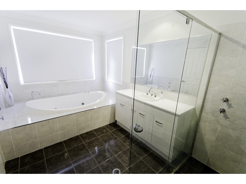 38 Heaton Avenue, Claremont Meadows NSW 2747