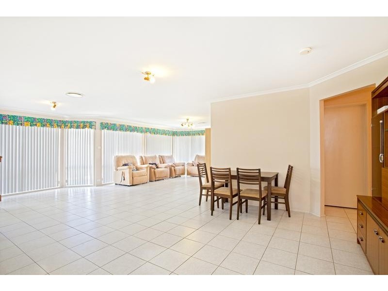 33 St Andrews Drive, Glenmore Park NSW 2745