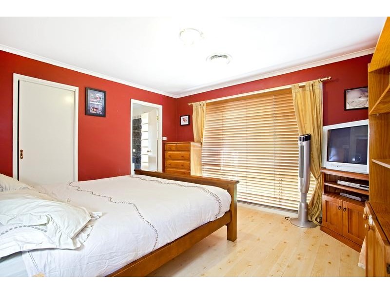 33 St Andrews Drive, Glenmore Park NSW 2745