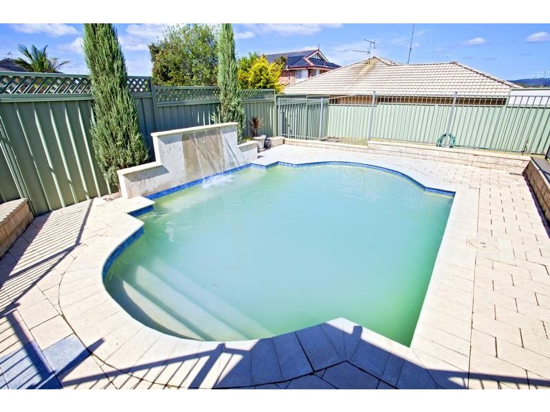 33 St Andrews Drive, Glenmore Park NSW 2745