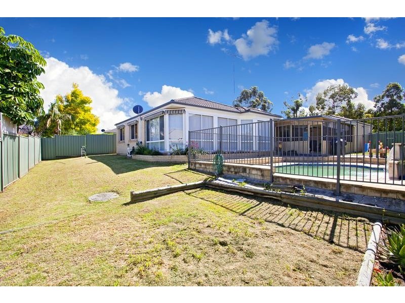 33 St Andrews Drive, Glenmore Park NSW 2745