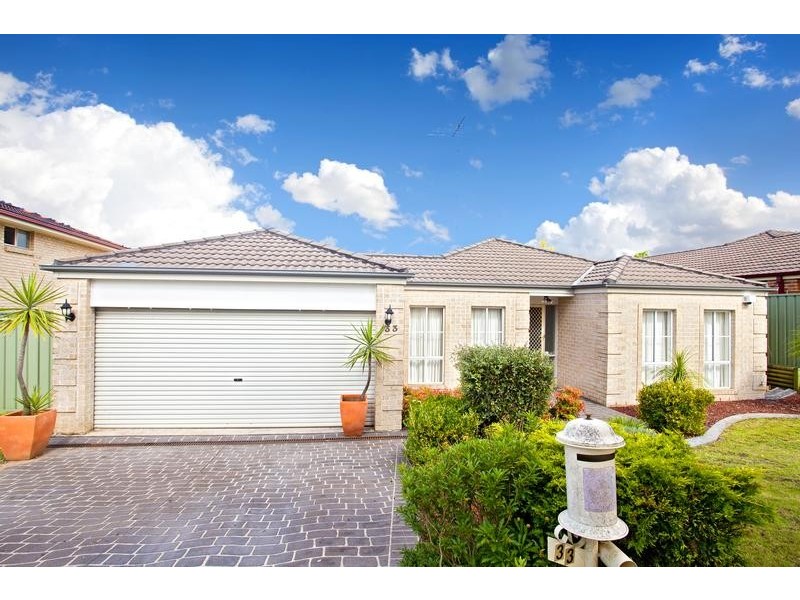 33 St Andrews Drive, Glenmore Park NSW 2745