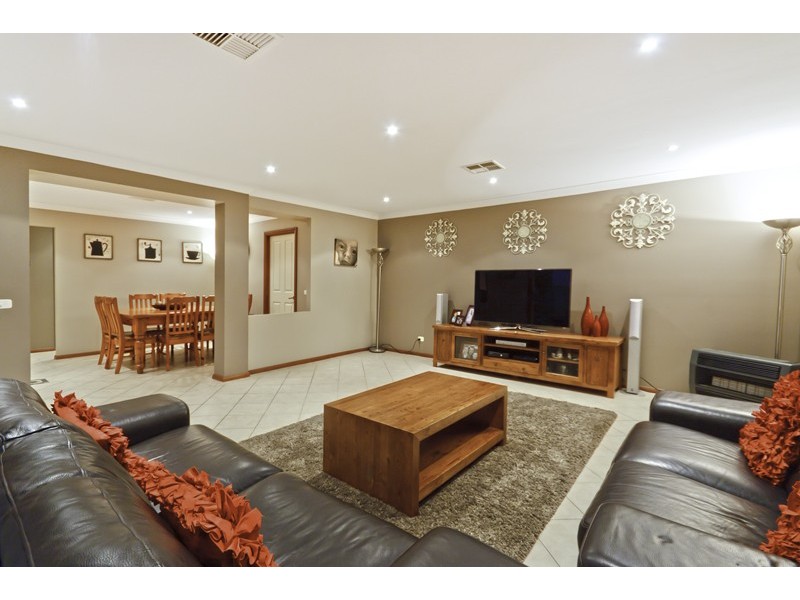 23 Cascade Avenue, Glenmore Park NSW 2745