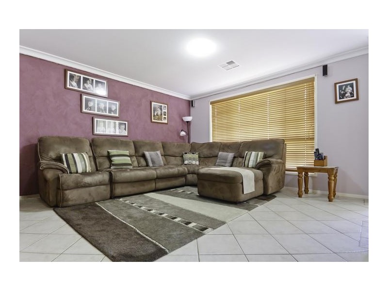 14 Dara Crescent, Glenmore Park NSW 2745