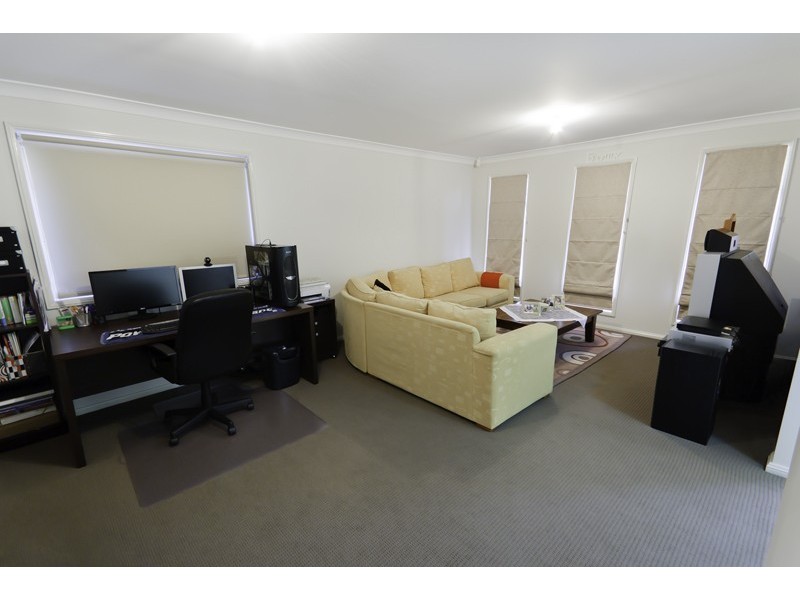 11 Redgum Street, Claremont Meadows NSW 2747