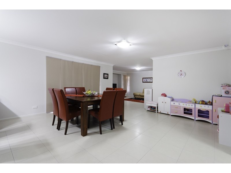 11 Redgum Street, Claremont Meadows NSW 2747