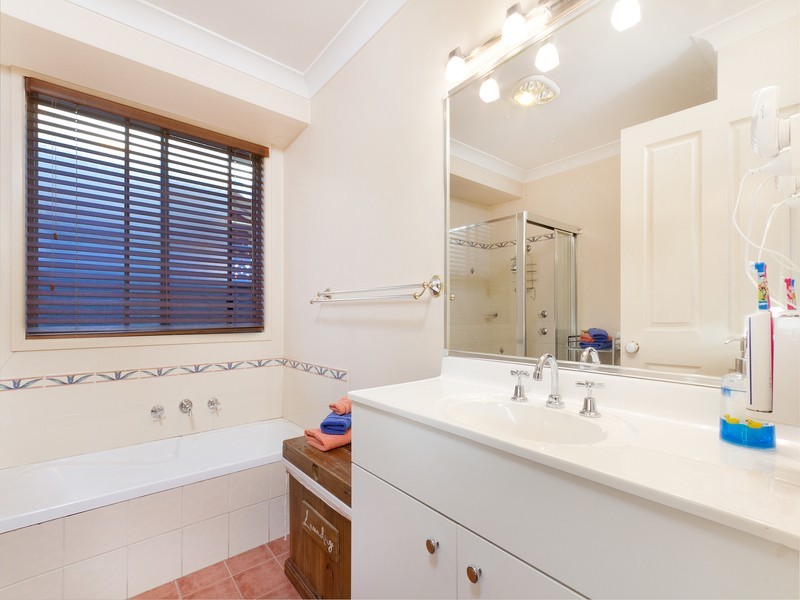 10 Narran Place, Glenmore Park NSW 2745