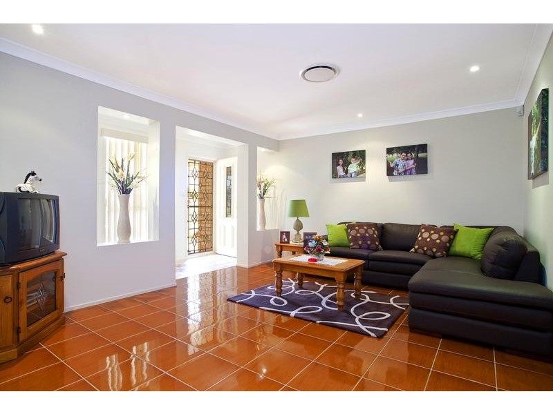 8 Tarrabundi Drive, Glenmore Park NSW 2745