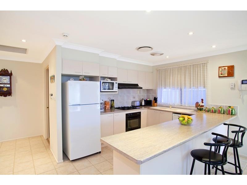 8 Tarrabundi Drive, Glenmore Park NSW 2745