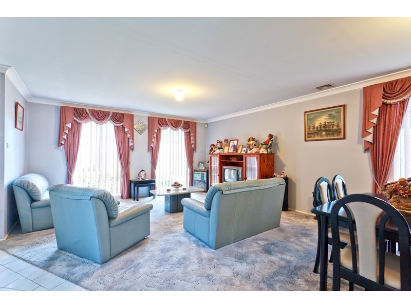 27 Muru Drive, Glenmore Park NSW 2745