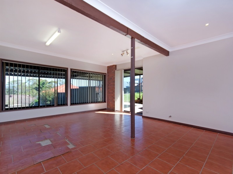 8 Pinetree Avenue, Cranebrook NSW 2749