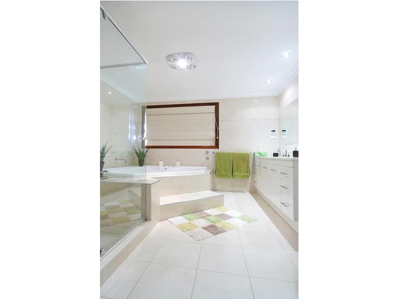 4 Parakeet Grove, Glenmore Park NSW 2745