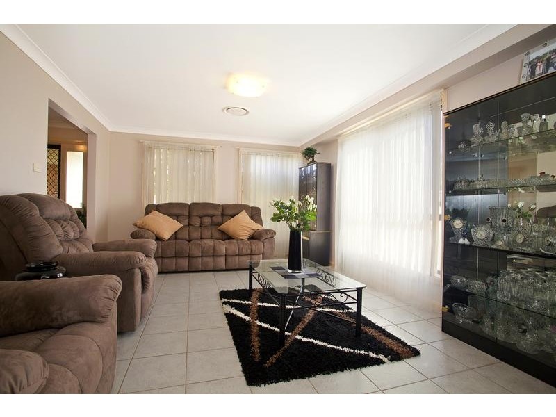 31 Waterford Way, Glenmore Park NSW 2745