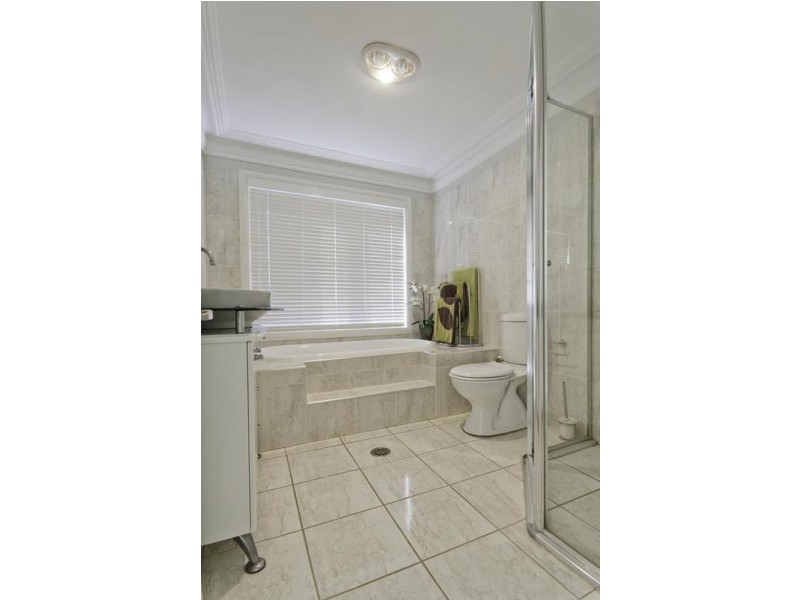 10 Cascade Avenue, Glenmore Park NSW 2745