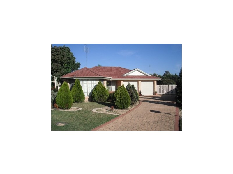 8 Dorrington Place, Glenmore Park NSW 2745