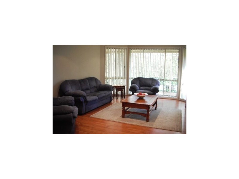 8 Dorrington Place, Glenmore Park NSW 2745