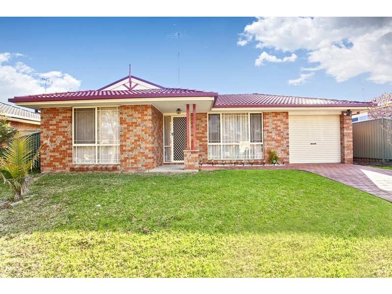 5 Castlerock Avenue, Glenmore Park NSW 2745