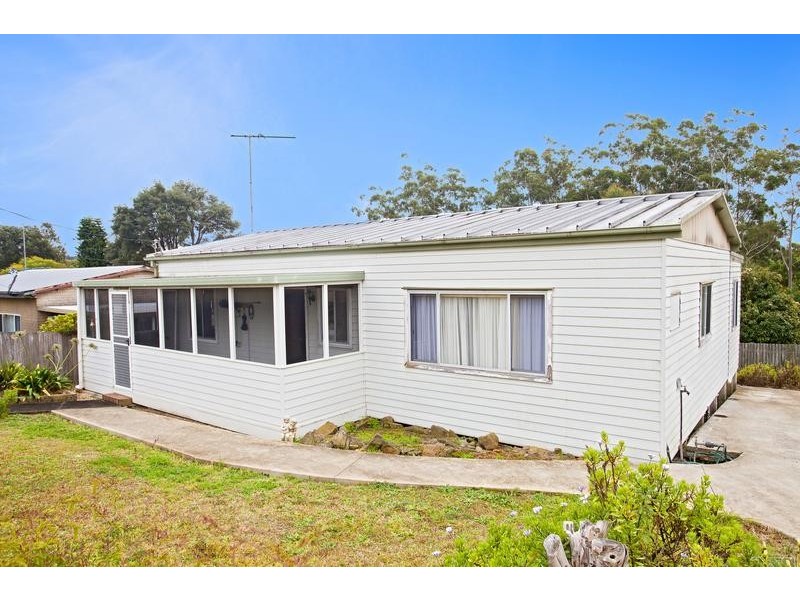 8 Eleventh Street, Warragamba NSW 2752