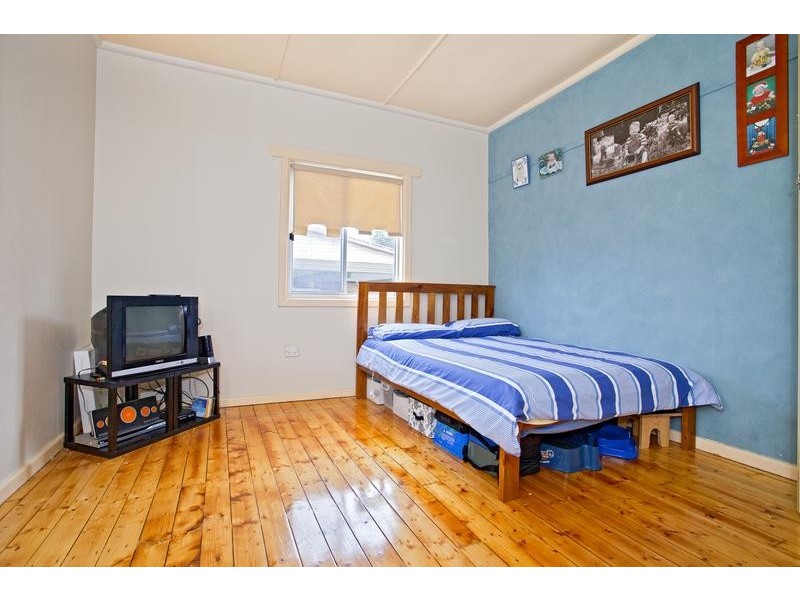 8 Eleventh Street, Warragamba NSW 2752